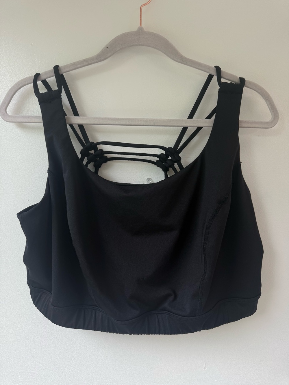 LIVI active strappy bra sz28